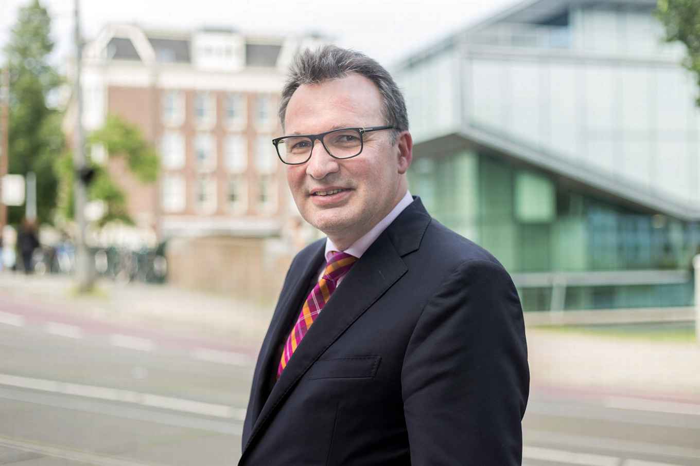 Prof Jan Bouwens, professor Accounting